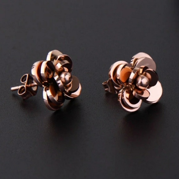 Camellia Rose gold stainless steel stud earrings. - Picture 8 of 8